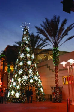 Winter Decor Market 13 Winter Decor Market -Winter Decor Market Burbank Walkthrough