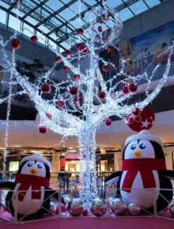 8.2' Cumberland LED Branch Tree -Winter Decor Market CumberlandBranchTreeHolidaySet