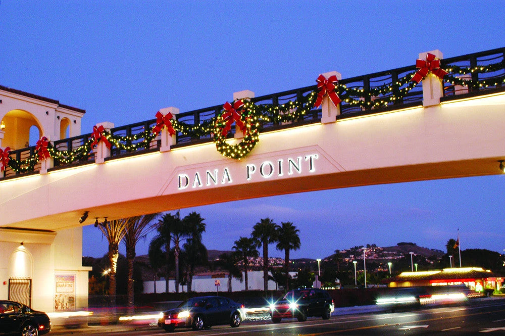 Burgundy Nylon Bow With Gold Trim 4 Burgundy Nylon Bow With Gold Trim - Image 2