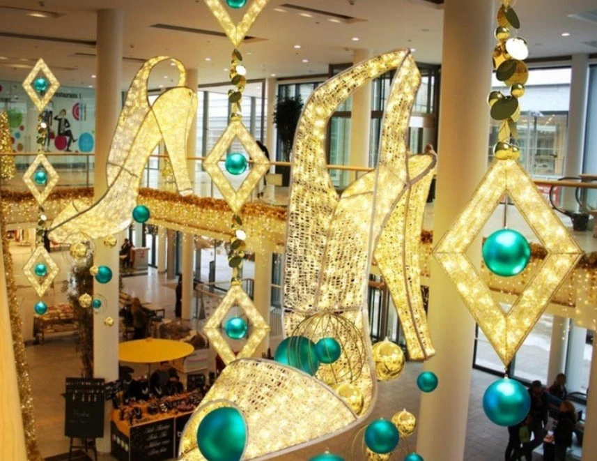 8.2' Giant LED Stilletto Heel Display 4 8.2' Giant LED Stilletto Heel Display - Image 2