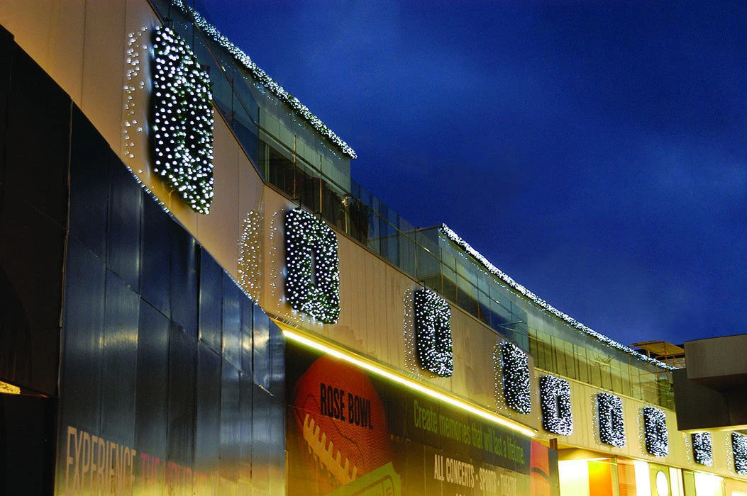 Square Framed Commercial Wreath 5 Square Framed Commercial Wreath - Image 3